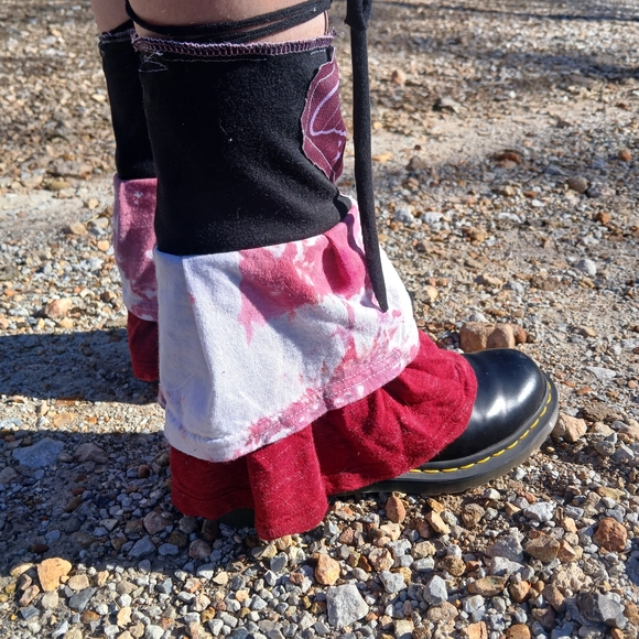 Unique, Ruffle Garter Boot Covers, Women's Leg Warmers, Gypsy Whimsigoth Skater - Picture 5 of 6